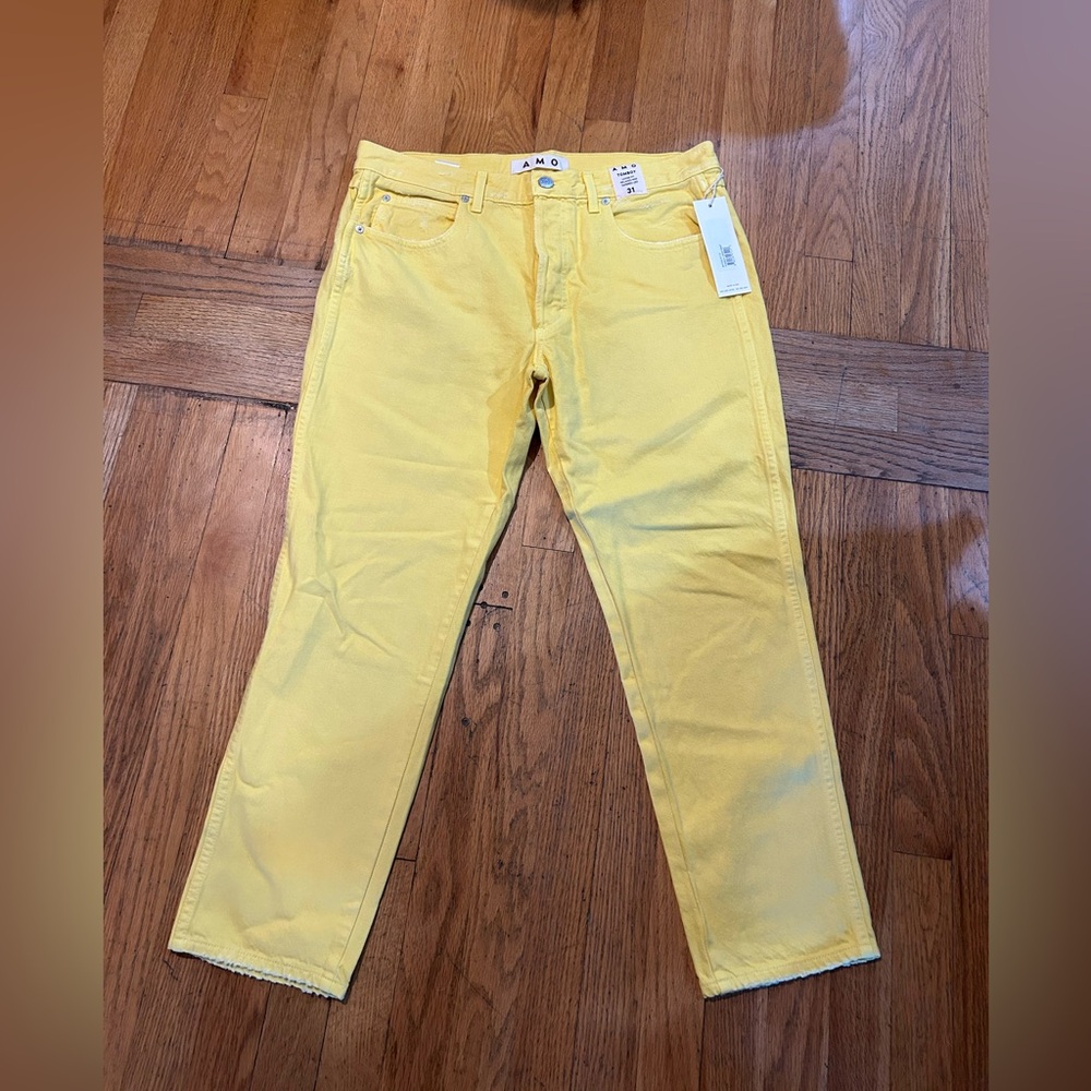 NWT AMO Tomboy yellow jeans size 31!